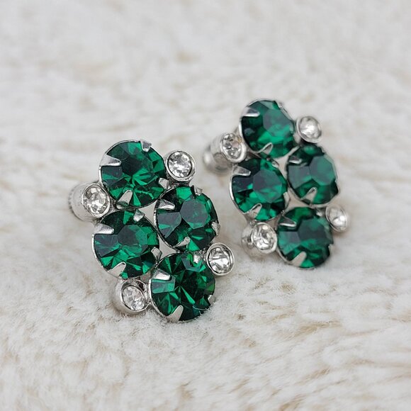 1940's Green Rhinestone Cluster Screwback Earrings - Picture 2 of 4